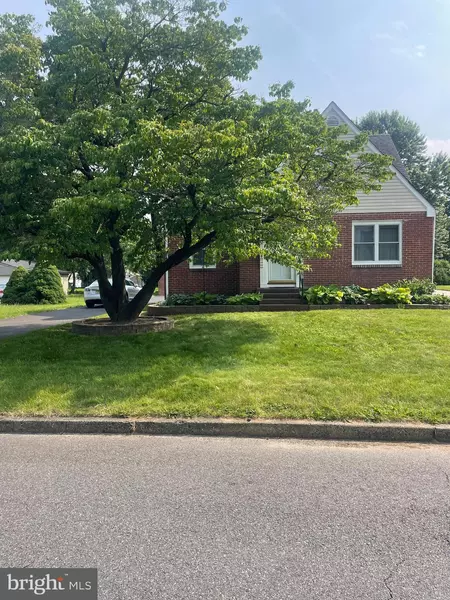 1747 W MCGALLIARD AVE, Hamilton, NJ 08610