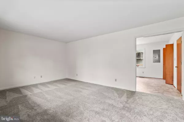 Fredericksburg, VA 22407,806 SHAMROCK DR