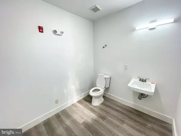 Philadelphia, PA 19143,309 S 60TH ST #COMMERCIAL SPACE