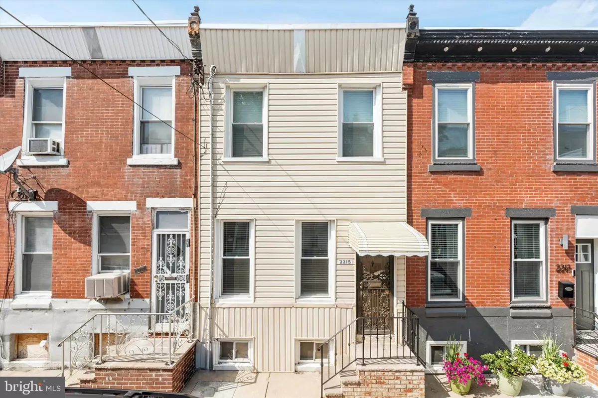Philadelphia, PA 19145,2215 WATKINS ST