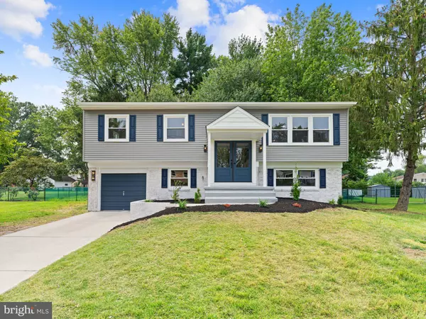 350 LAWNTON AVE, West Deptford, NJ 08096