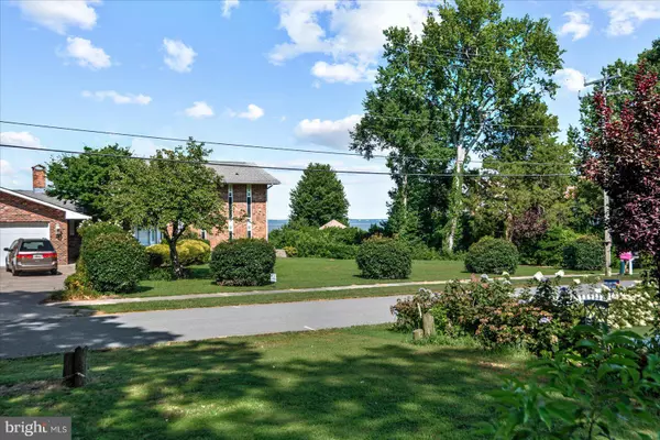 Colonial Beach, VA 22443,916 BRYANT AVE