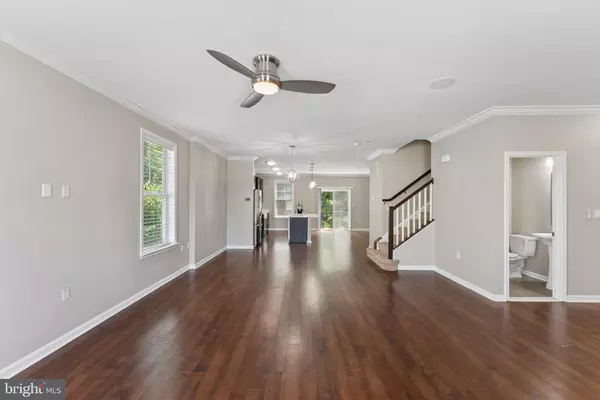 Washington, DC 20032,412 WOODCREST DR SE #412B