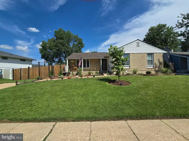 7957 CASTLE HEDGE DELL, Glen Burnie, MD 21061
