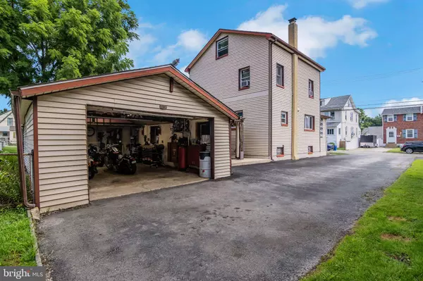 Holmes, PA 19043,361 AMOSLAND RD
