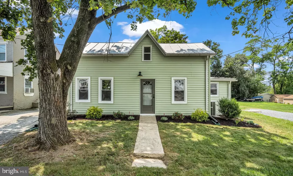 26 MAPLE AVE, Walnut Bottom, PA 17266