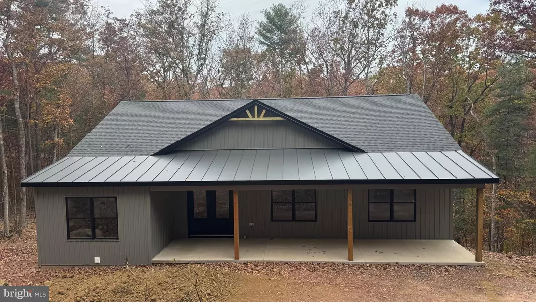 125 CRAB APPLE RD, Mount Jackson, VA 22842