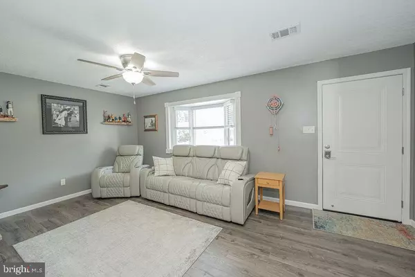 Southampton, NJ 08088,10 W SHORE DR