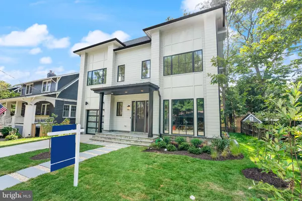 Arlington, VA 22201,112 N HIGHLAND ST