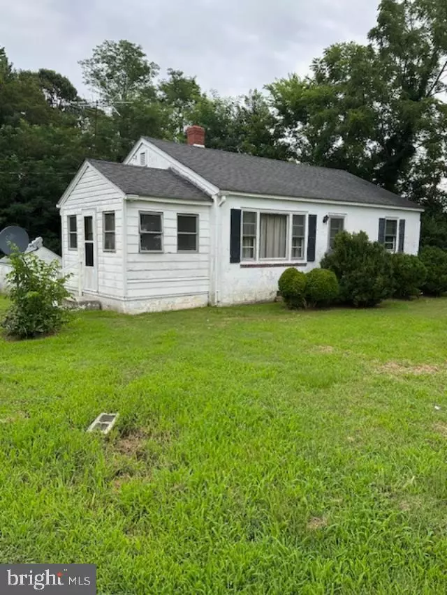 Hague, VA 22469,4856 COLES POINT RD