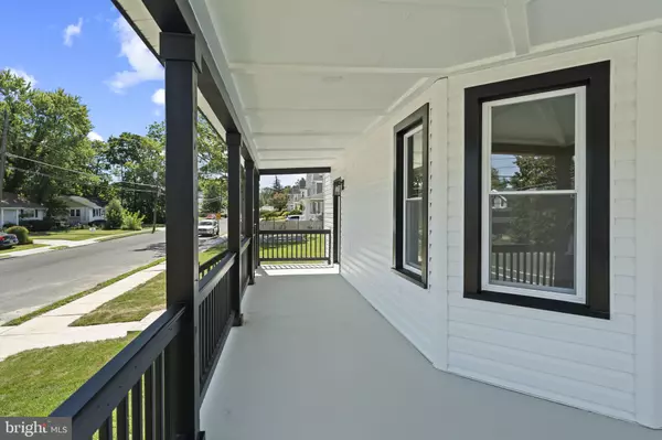 Pitman, NJ 08071,163 E HOLLY AVE