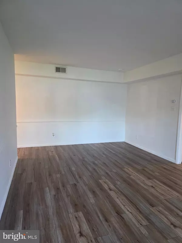 Wilmington, DE 19808,5426 VALLEY GREEN DRIVE #4 B