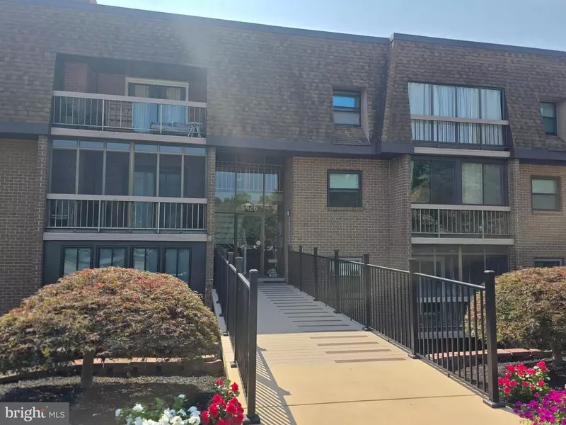 5426 VALLEY GREEN DRIVE #4 B, Wilmington, DE 19808