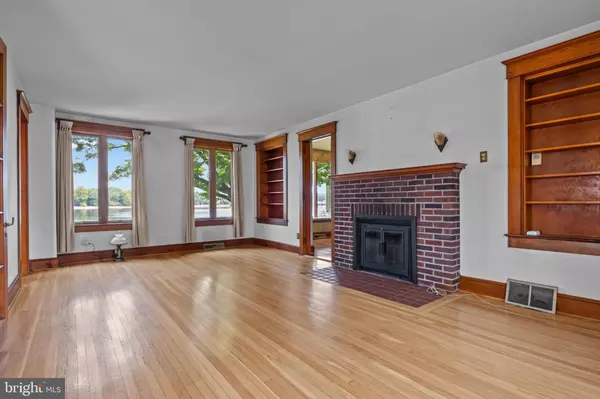 Bristol, PA 19007,6410 N RADCLIFFE ST