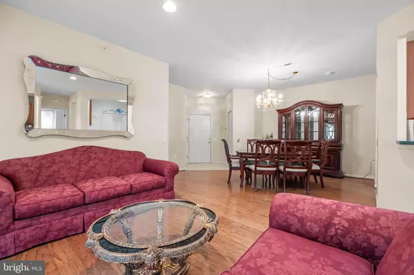 Warrington, PA 18976,200 DOUGLAS FIR DR #102