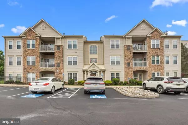 Warrington, PA 18976,200 DOUGLAS FIR DR #102