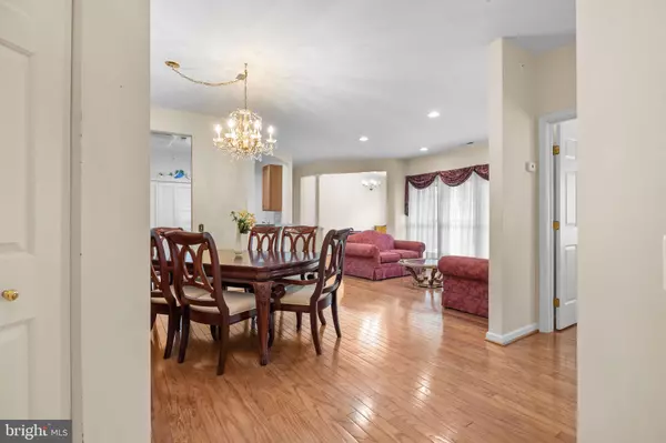 Warrington, PA 18976,200 DOUGLAS FIR DR #102