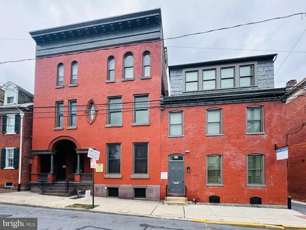 130 E CHESTNUT ST #1ST FLOOR, Lancaster, PA 17602