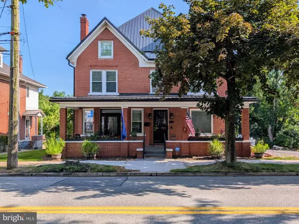 230 E E MAIN ST, Everett, PA 15537