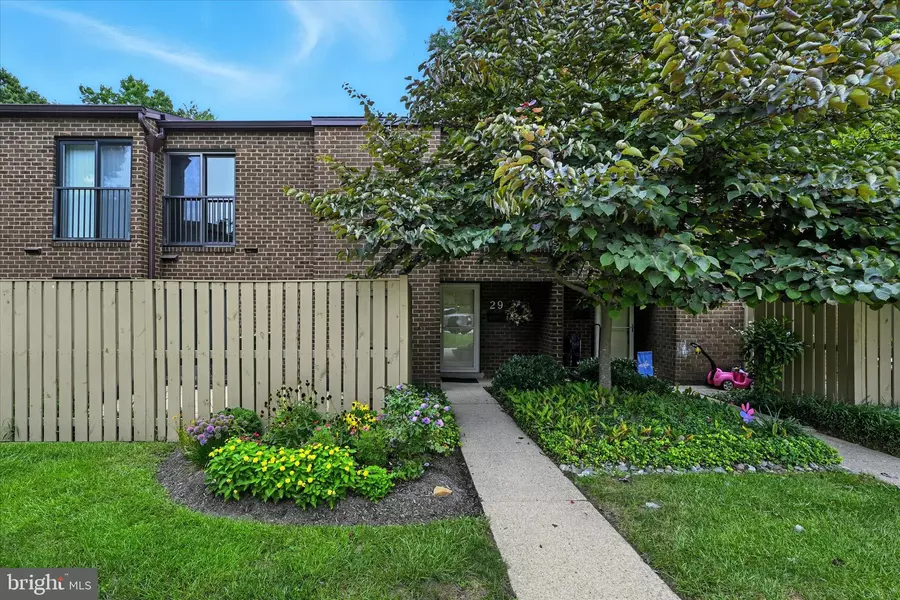 29 WIMPOLE CT #B, Cockeysville, MD 21030