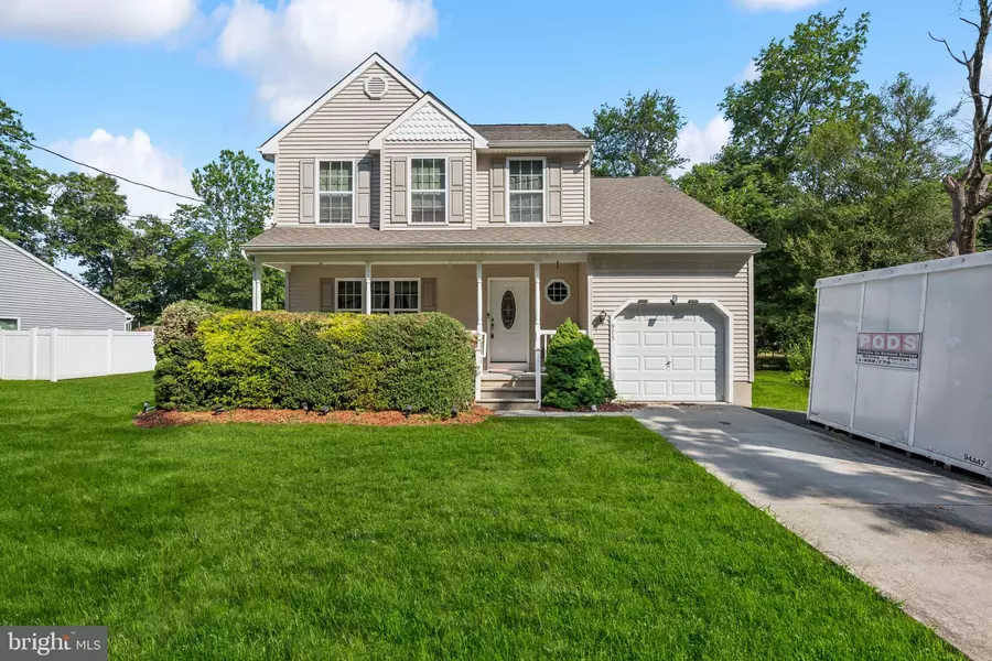 975 LINDSEY DR, Woodbury, NJ 08096