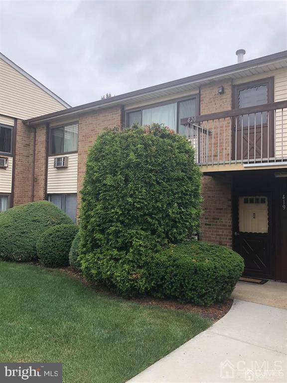 419 CRICKET LN, Woodbridge, NJ 07095