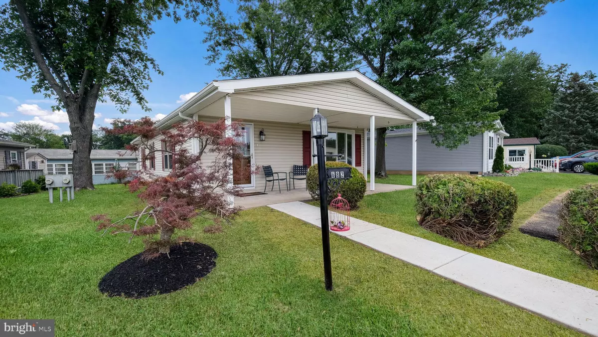 North Wales, PA 19454,682 HONEY SUCKLE DR