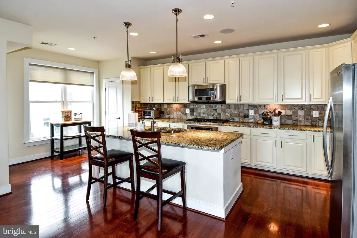 Alexandria, VA 22301,736 MCKENZIE AVE