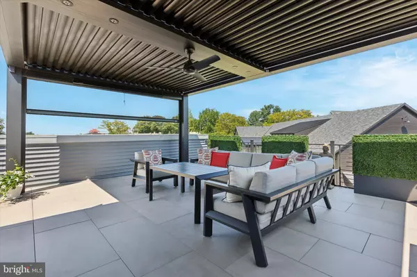 Newtown Square, PA 19073,301 W SQUIRE DR