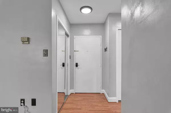 Alexandria, VA 22307,6631 WAKEFIELD DR #106