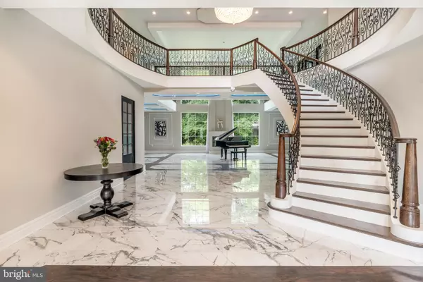 Great Falls, VA 22066,1065 NORTHFALLS CT