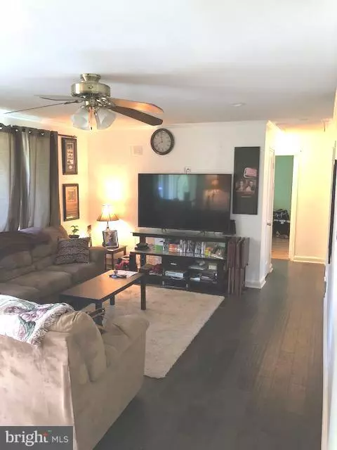 Falls Church, VA 22042,2905 STRATHMEADE ST