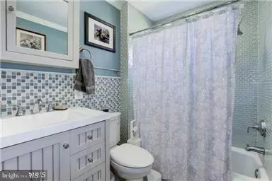 Falls Church, VA 22042,2905 STRATHMEADE ST