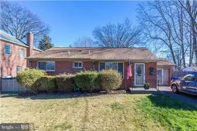 2905 STRATHMEADE ST, Falls Church, VA 22042
