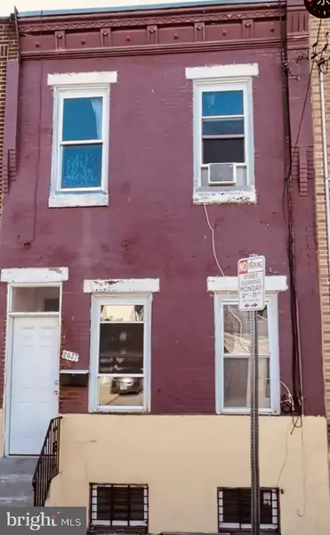 2031 S 4TH ST, Philadelphia, PA 19148