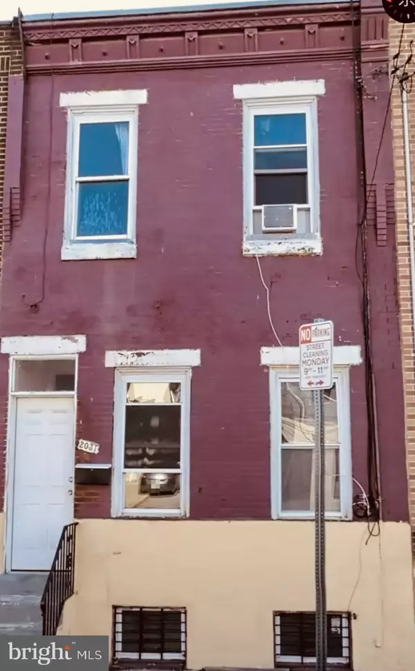 2031 S 4TH ST, Philadelphia, PA 19148