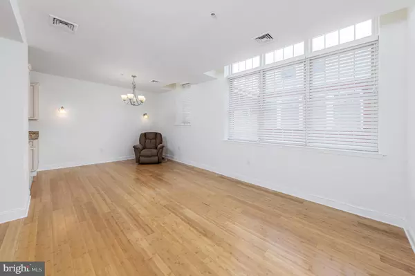 Clayton, NJ 08312,100 AURA RD #309