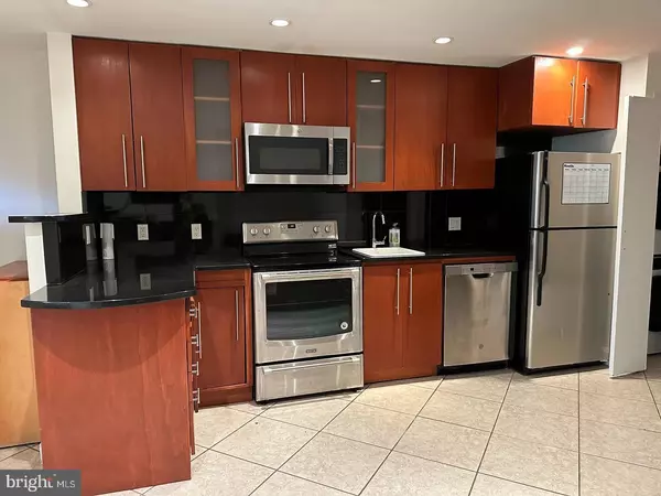 Washington, DC 20003,830 D ST SE #UNIT B