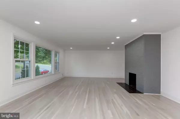 Arlington, VA 22207,3858 N TAZEWELL ST