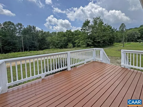 Roseland, VA 22967,516 TOMS LN