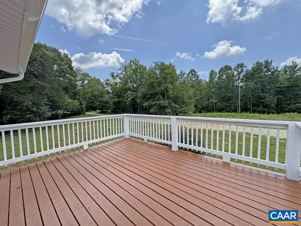 Roseland, VA 22967,516 TOMS LN