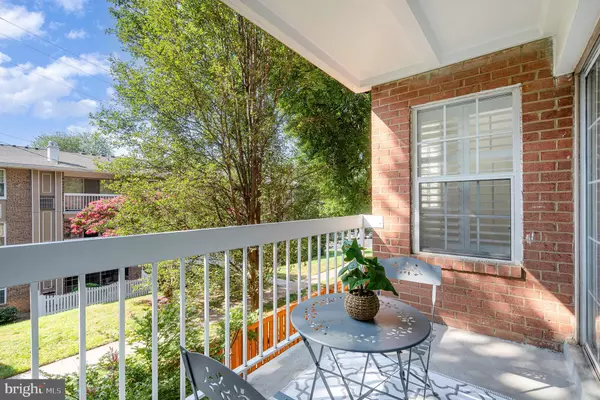 Mclean, VA 22102,1923 WILSON LN #102