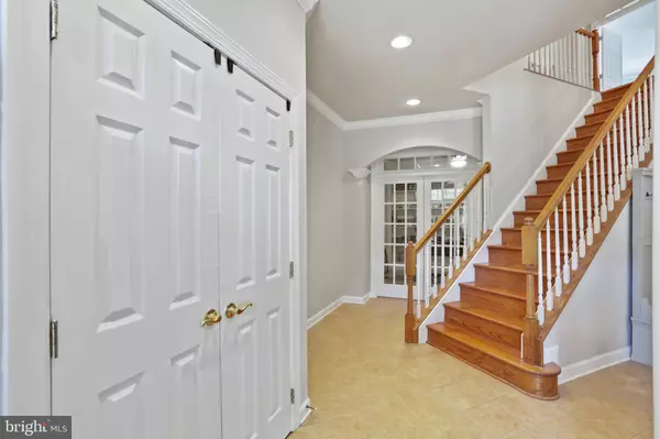 Chantilly, VA 20152,24906 EARLSFORD DR