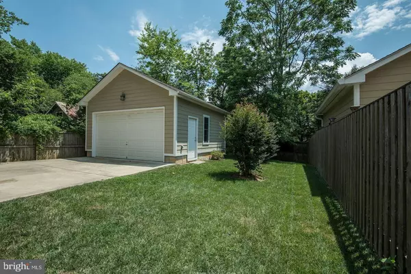 Arlington, VA 22205,5716 5TH ST N