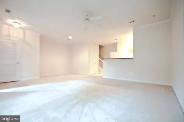 Centreville, VA 20120,5107 TRAVIS EDWARD WAY #B