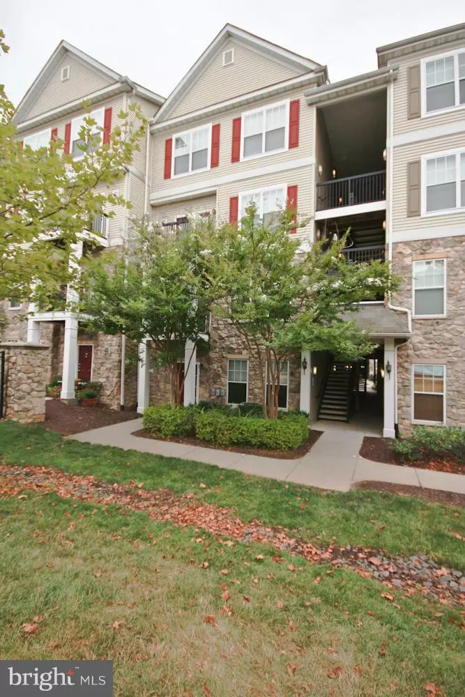 Centreville, VA 20120,5107 TRAVIS EDWARD WAY #B