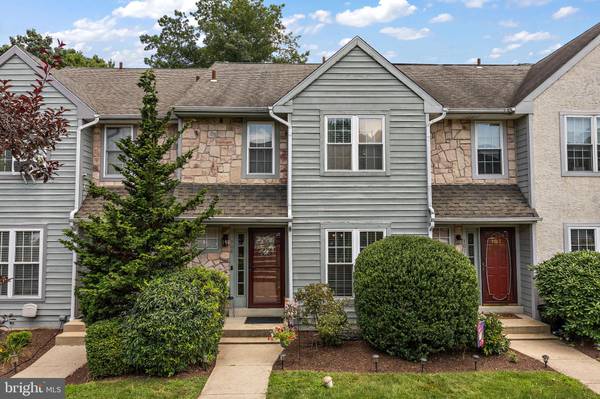 106 KNOLLWOOD CT, Aston, PA 19014