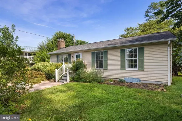 Purcellville, VA 20132,651 E G ST