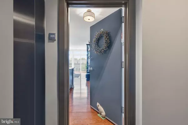 Alexandria, VA 22314,915 N PATRICK ST #406