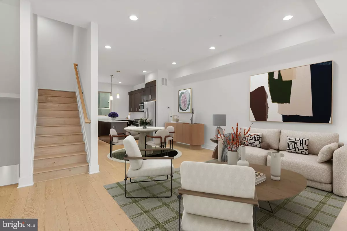 Philadelphia, PA 19123,927-31 N FRONT ST #2